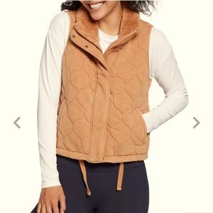 Calia by Carrie Underwood Cropped Vest in Golden Taffy